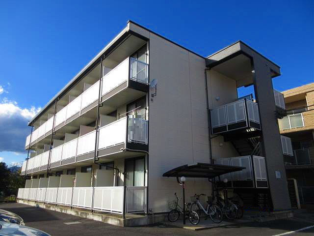 海老名駅より徒歩14分 築17年4ヶ月 3階建の賃貸物件