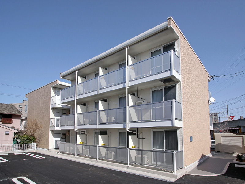 尾張一宮駅より徒歩12分 築16年8ヶ月 3階建の賃貸物件