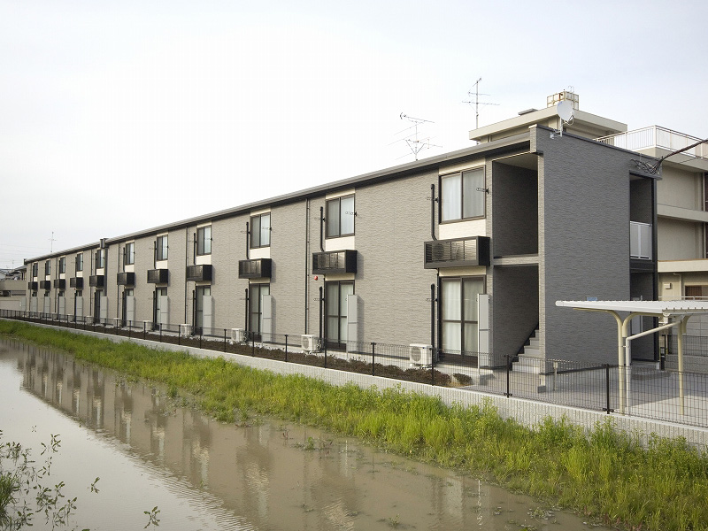 和泉府中駅より徒歩24分 築15年9ヶ月 2階建の賃貸物件