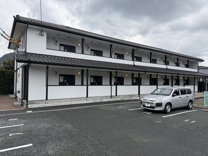 東萩駅よりバス9分 築16年1ヶ月 2階建の賃貸物件