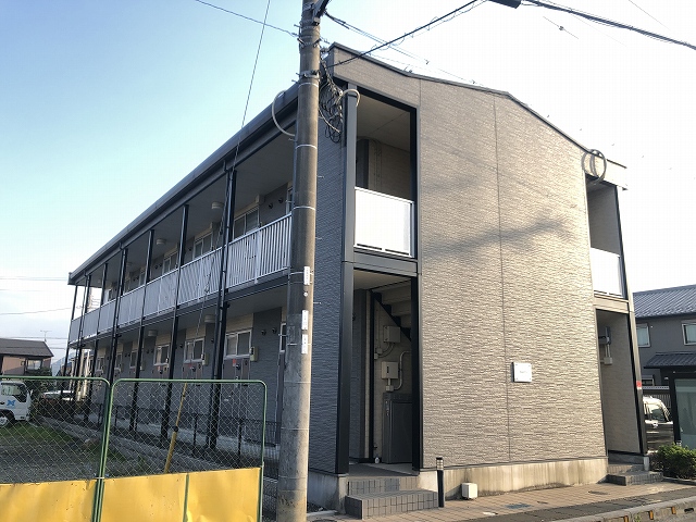 野洲駅よりバス16分 築16年3ヶ月 2階建の賃貸物件