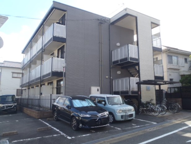 久留米駅より徒歩18分 築16年7ヶ月 3階建の賃貸物件