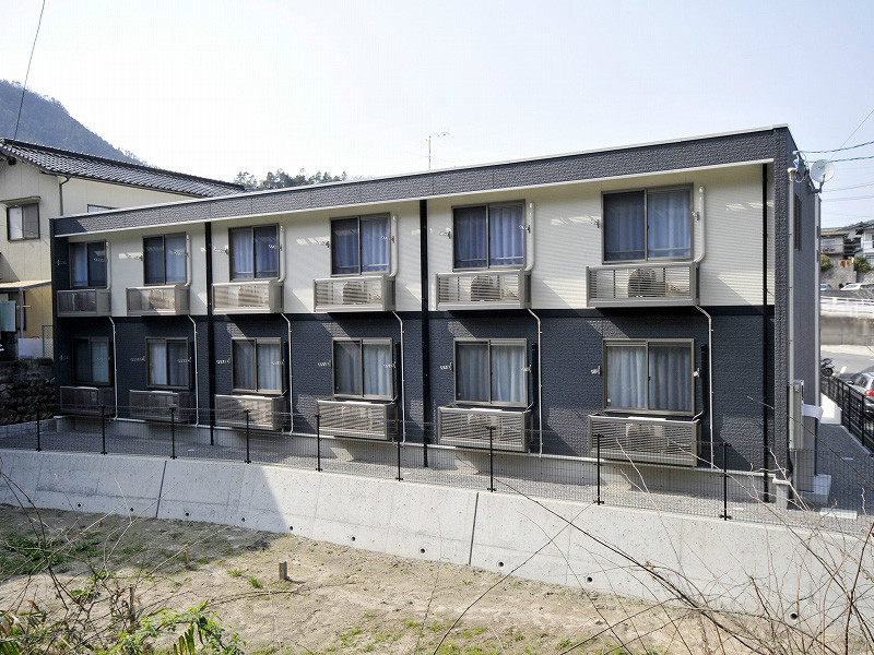 あき亀山駅より徒歩18分 築16年4ヶ月 2階建の賃貸物件