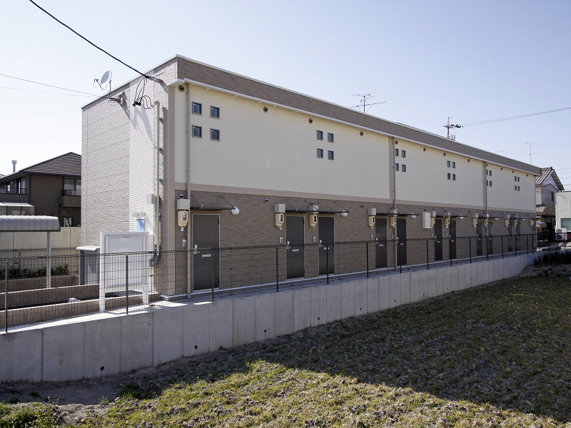 近鉄八田駅より徒歩6分 築16年7ヶ月 2階建の賃貸物件