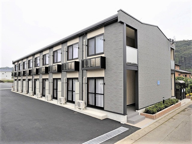 駿河小山駅よりバス9分 築16年2ヶ月 2階建の賃貸物件