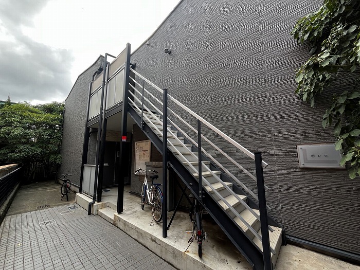 狛江駅より徒歩8分 築16年2ヶ月 2階建の賃貸物件