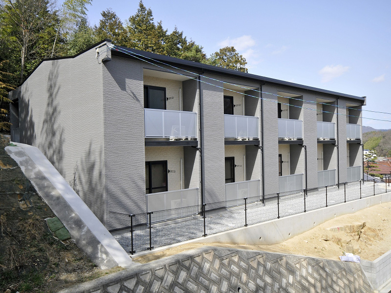 西高屋駅より徒歩8分 築15年10ヶ月 2階建の賃貸物件