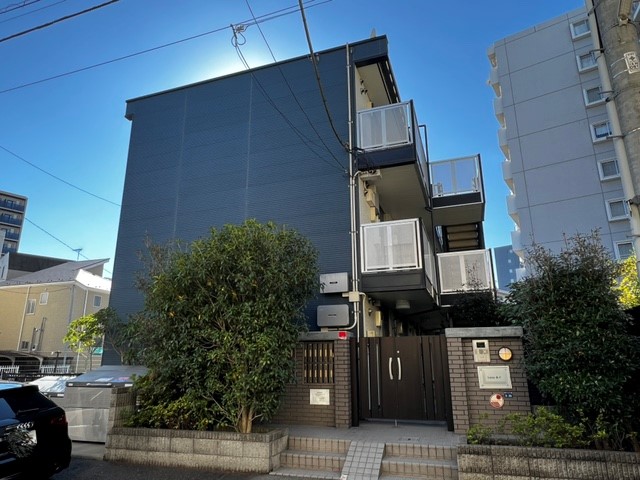 蓮根駅より徒歩10分 築16年8ヶ月 3階建の賃貸物件