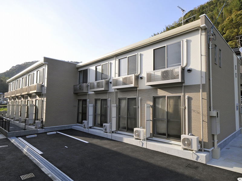 高知駅より徒歩42分 築16年 2階建の賃貸物件