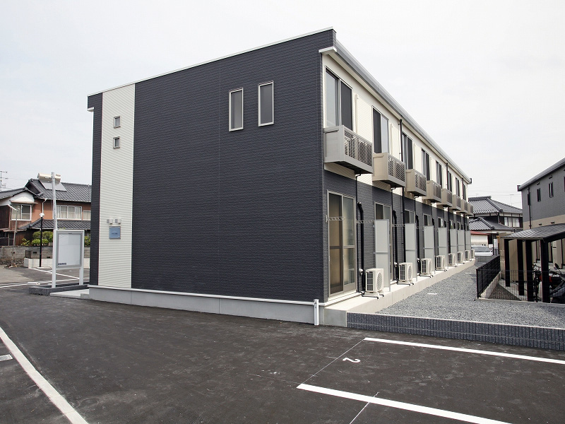 中津駅よりバス5分 築16年8ヶ月 2階建の賃貸物件