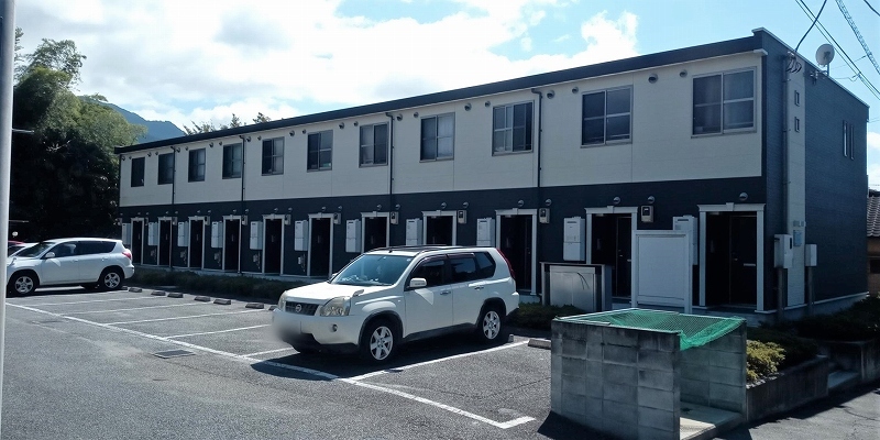 塩山駅より徒歩4分 築15年9ヶ月 2階建の賃貸物件