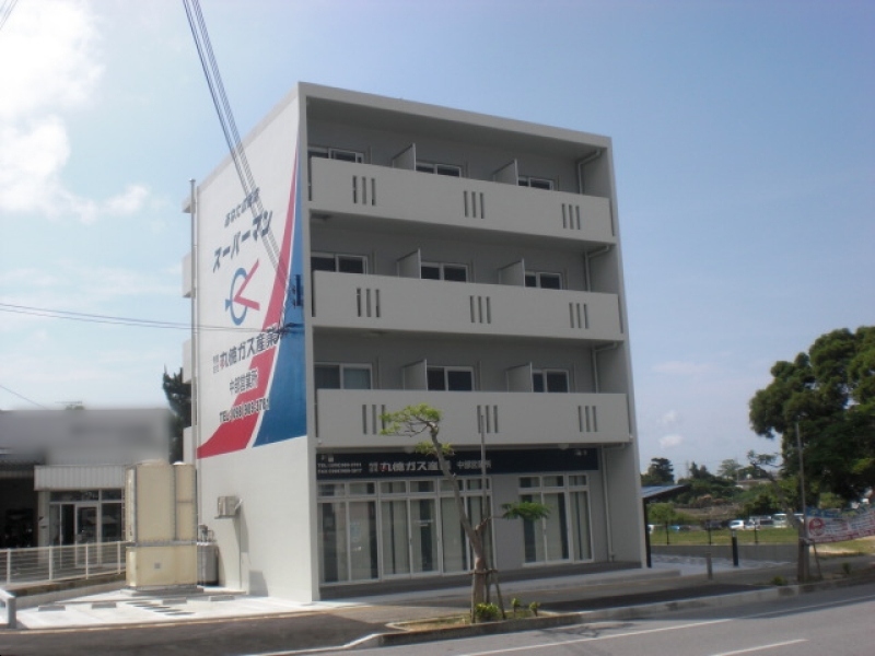 県庁前駅よりバス80分 築15年6ヶ月 4階建の賃貸物件