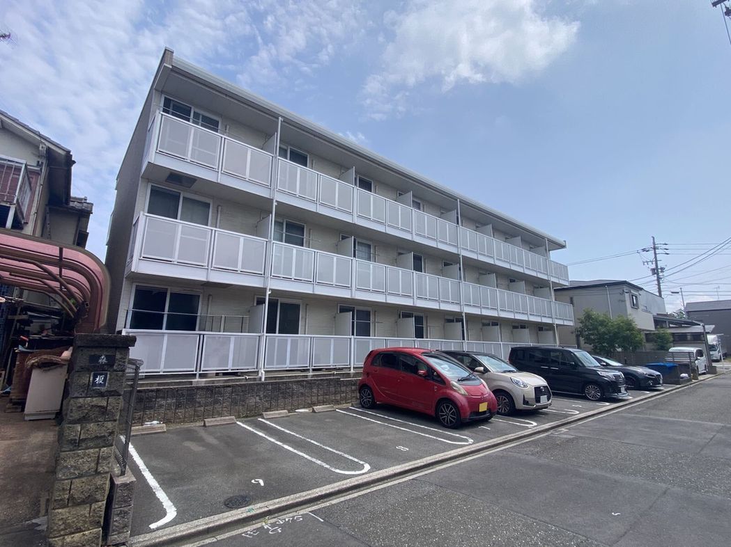 南荒子駅より徒歩4分 築16年3ヶ月 3階建の賃貸物件