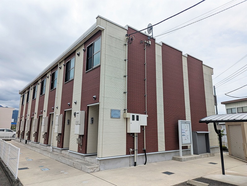 山梨市駅よりバス13分 築15年6ヶ月 2階建の賃貸物件