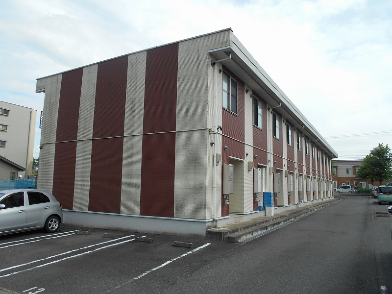 神明駅より徒歩10分 築15年10ヶ月 2階建の賃貸物件