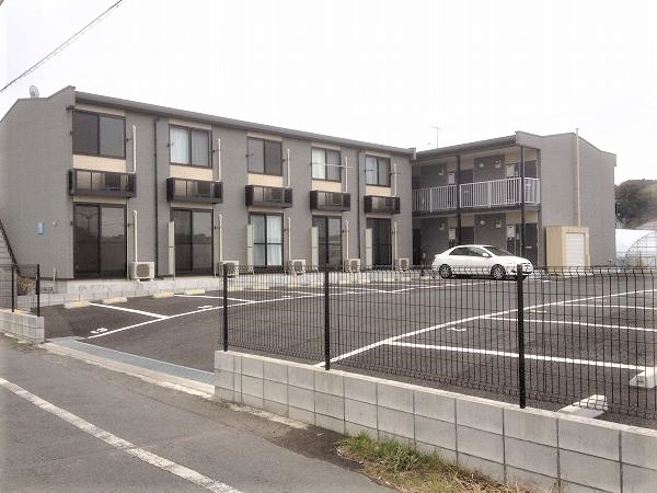 館山駅よりバス10分 築15年11ヶ月 2階建の賃貸物件