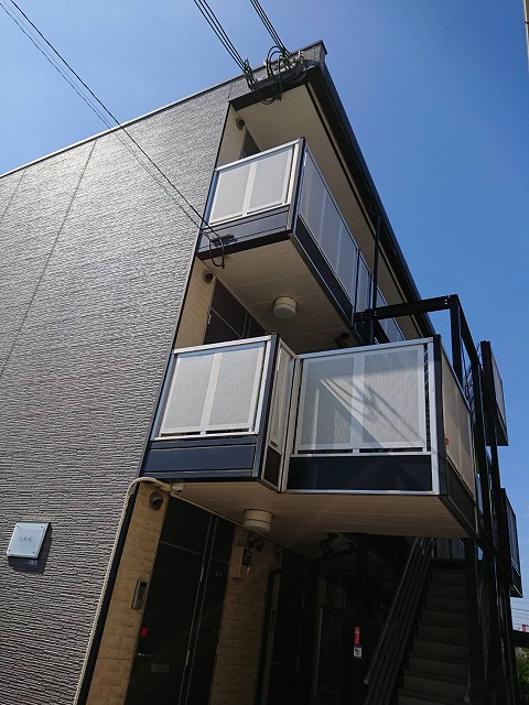 福知山線塚口駅より徒歩12分 築15年10ヶ月 3階建の賃貸物件