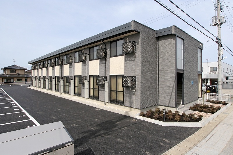 鶴岡駅よりバス12分 築15年8ヶ月 2階建の賃貸物件