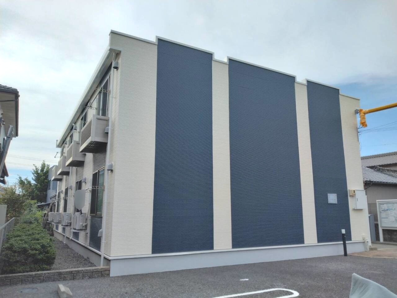 武豊駅より徒歩5分 築15年9ヶ月 2階建の賃貸物件