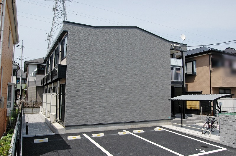 相模原駅よりバス19分 築16年6ヶ月 2階建の賃貸物件