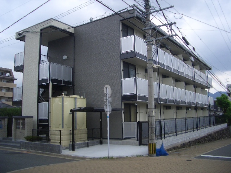 南小倉駅より徒歩8分 築15年4ヶ月 3階建の賃貸物件