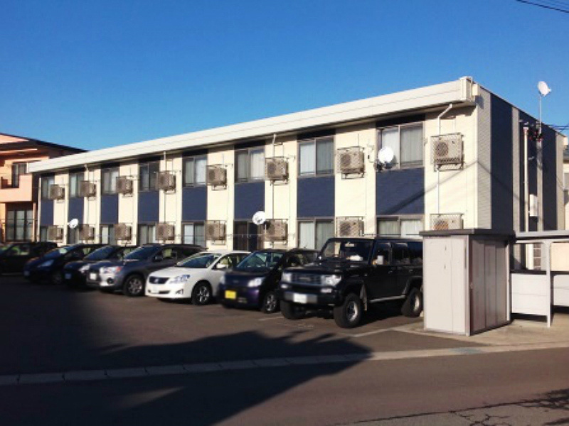 三沢駅よりバス18分 築15年3ヶ月 2階建の賃貸物件