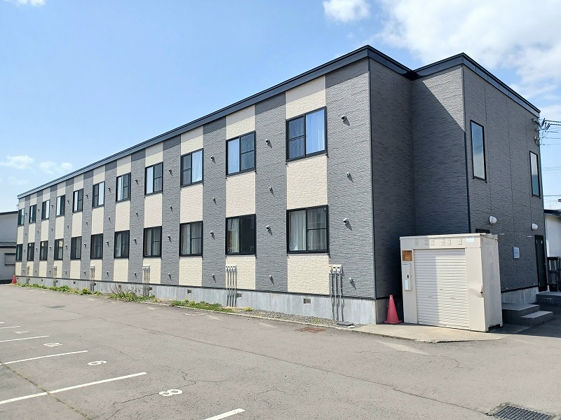 鷲別駅より徒歩15分 築15年1ヶ月 2階建の賃貸物件