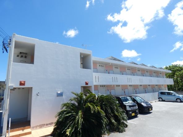 首里駅よりバス38分 築13年7ヶ月 2階建の賃貸物件