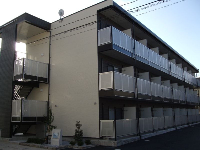 戸畑駅より徒歩5分 築14年8ヶ月 3階建の賃貸物件