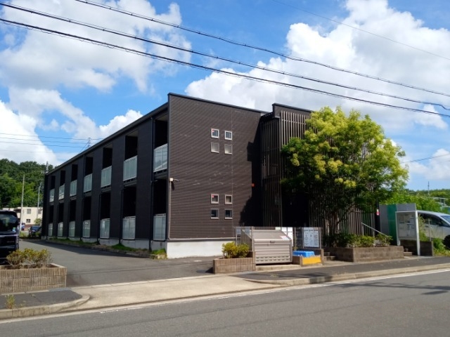 星ヶ丘駅よりバス22分 築14年2ヶ月 2階建の賃貸物件