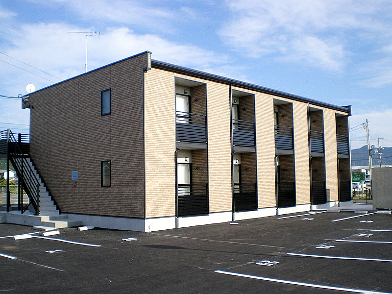 小月駅よりバス8分 築13年1ヶ月 2階建の賃貸物件