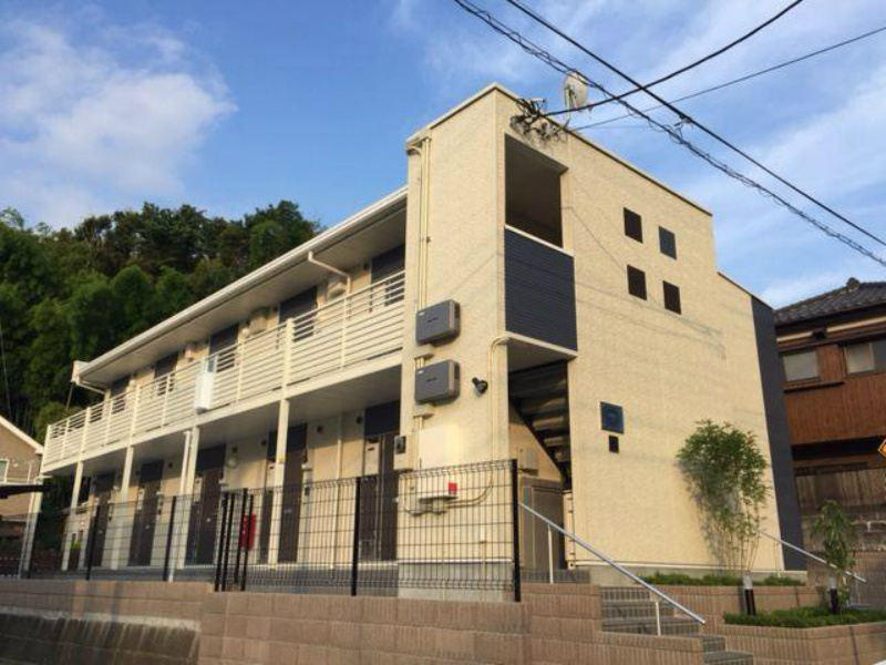 東戸塚駅よりバス10分 築10年6ヶ月 2階建の賃貸物件