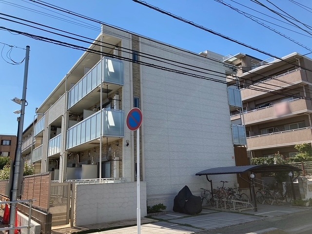 舞浜駅より徒歩14分 築11年8ヶ月 3階建の賃貸物件