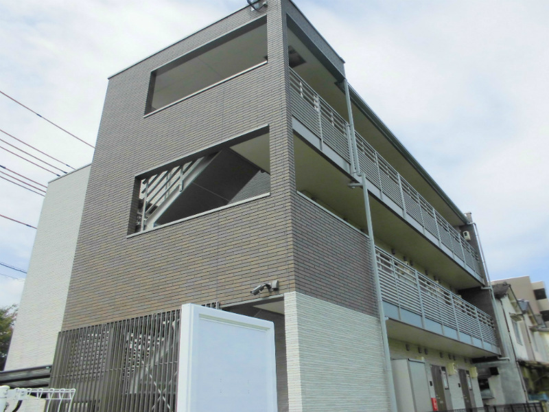 大町駅より徒歩9分 築9年2ヶ月 3階建の賃貸物件