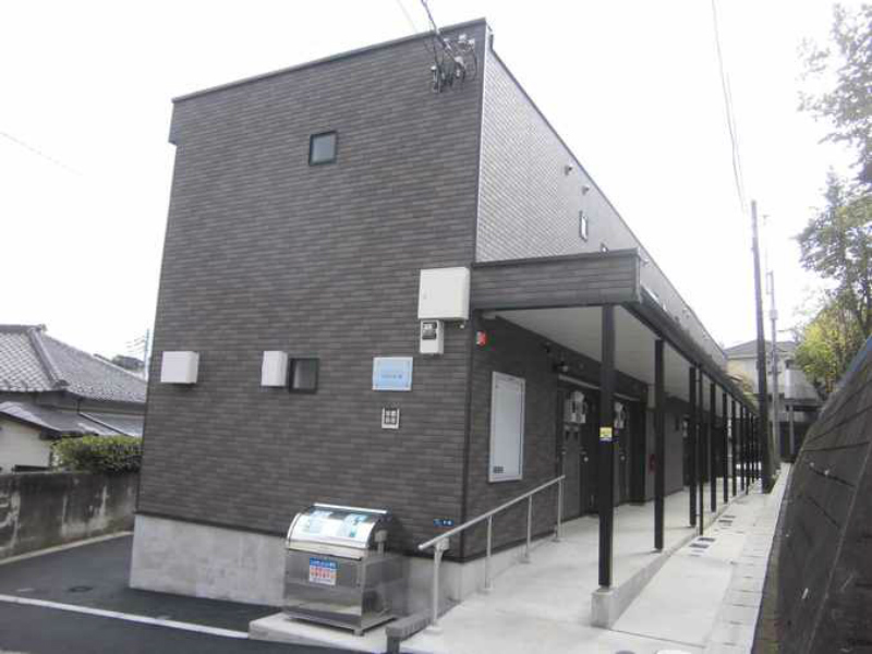 本郷台駅より徒歩9分 築10年1ヶ月 2階建の賃貸物件