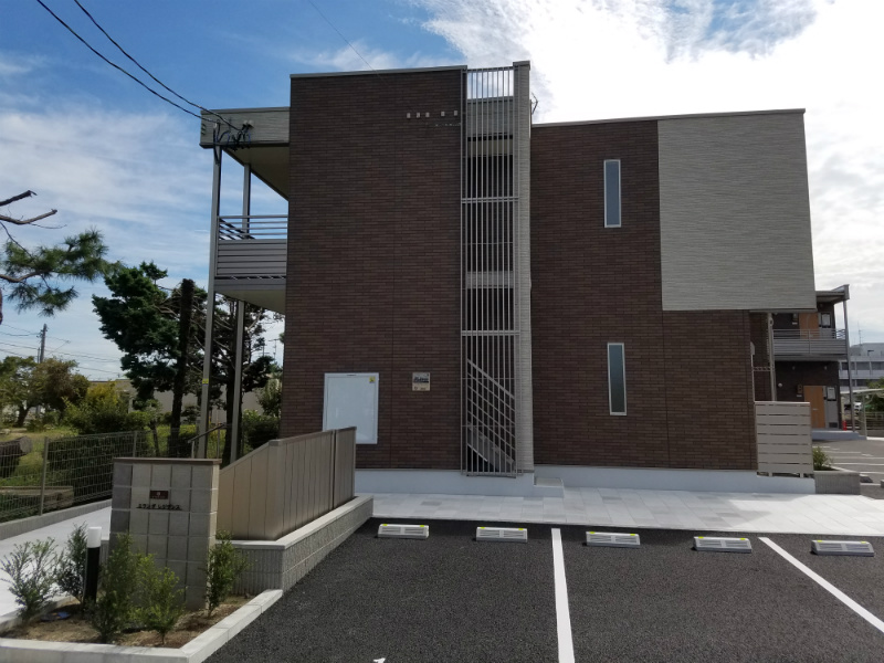 近鉄長島駅より徒歩16分 築9年1ヶ月 2階建の賃貸物件