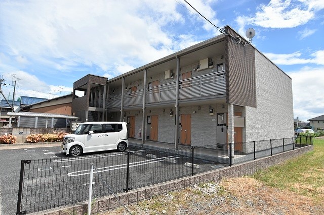 大和小泉駅より徒歩14分 築9年3ヶ月 2階建の賃貸物件