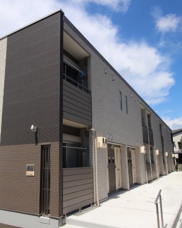 矢野駅より徒歩20分 築8年8ヶ月 2階建の賃貸物件