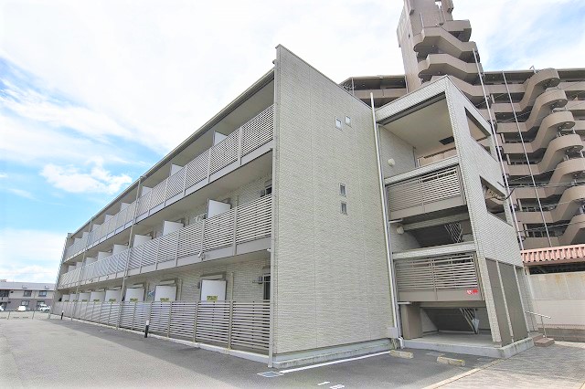 九条駅より徒歩3分 築8年2ヶ月 3階建の賃貸物件