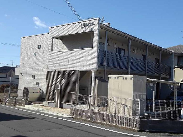 小野駅より徒歩10分 築6年6ヶ月 2階建の賃貸物件