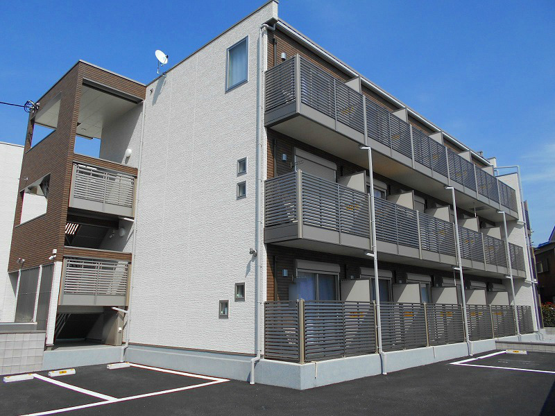 三郷駅より徒歩8分 1階 築5年10ヶ月の賃貸物件