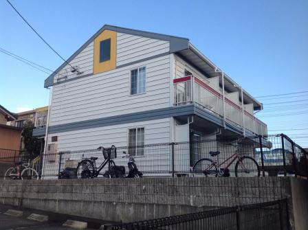 桑名駅よりバス20分 築30年5ヶ月 2階建の賃貸物件