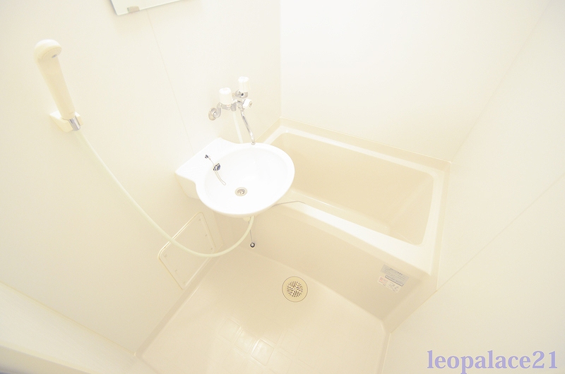 レオパレスｅｘｃｅｌ 102号室 鶴巻温泉駅 伊勢原市 レオパレス21 の賃貸アパート