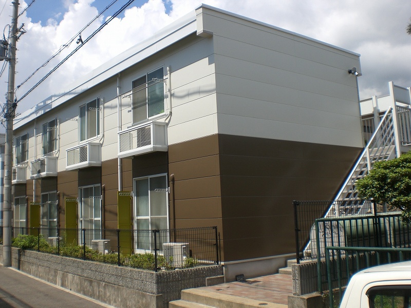 レオパレス西岡本３番館