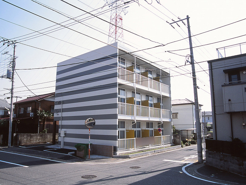 レオパレスラ　ファミーユ