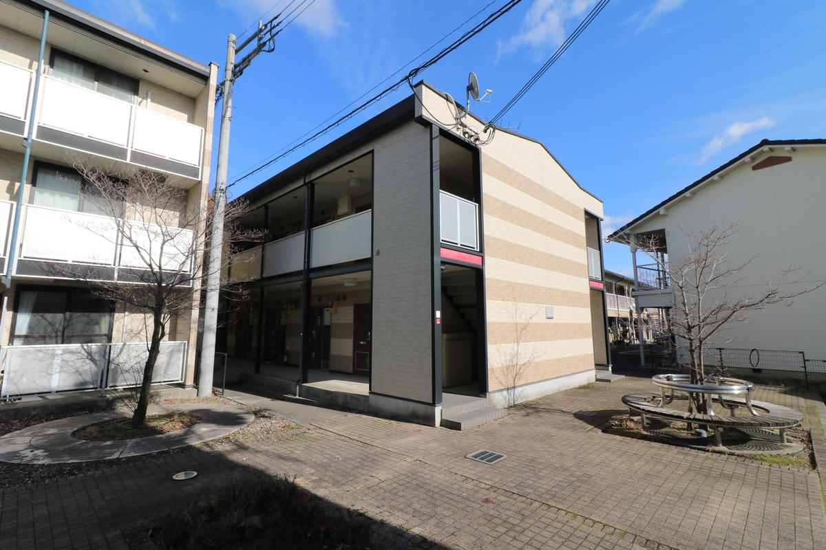 レオパレスアルモニ３番館