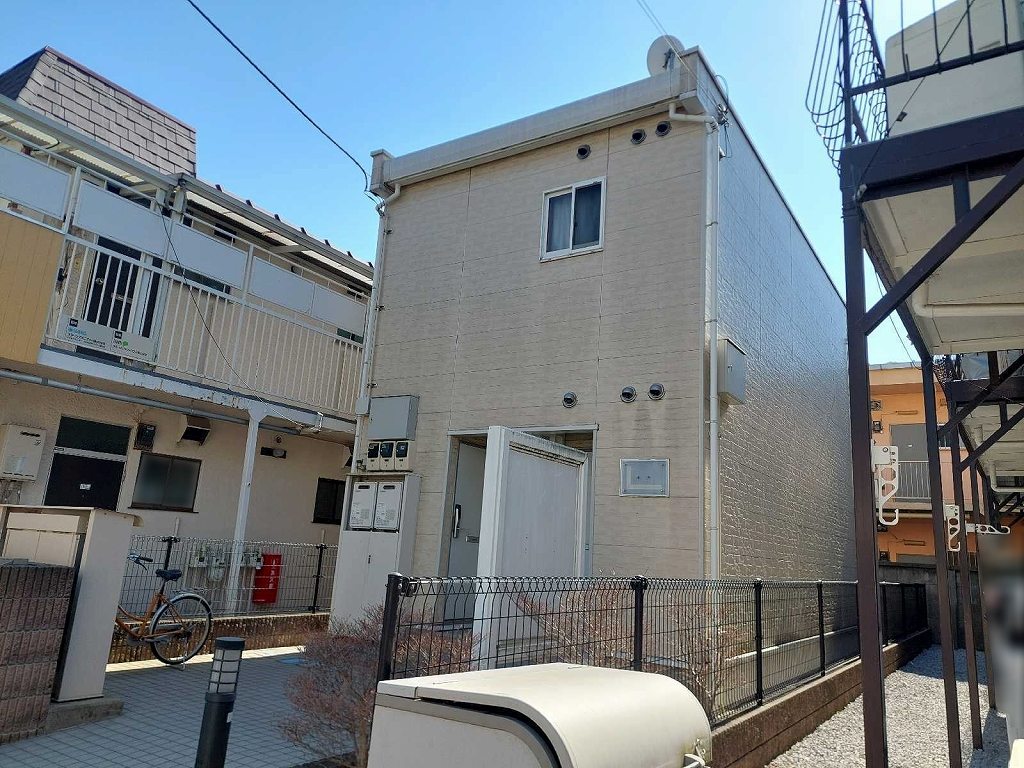 レオパレスルナ