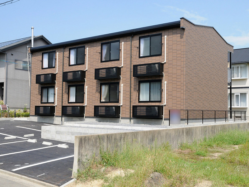 レオパレスナツミ