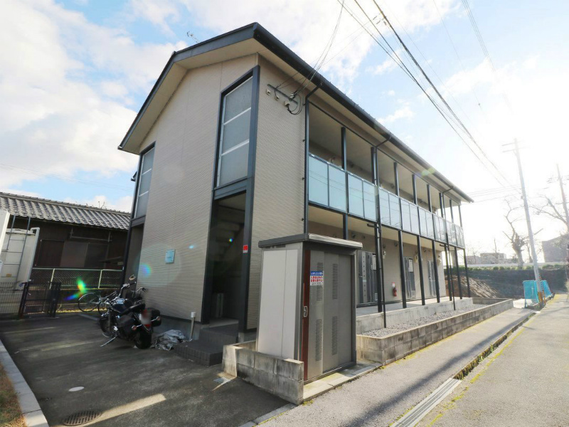 レオネクストマホロバ