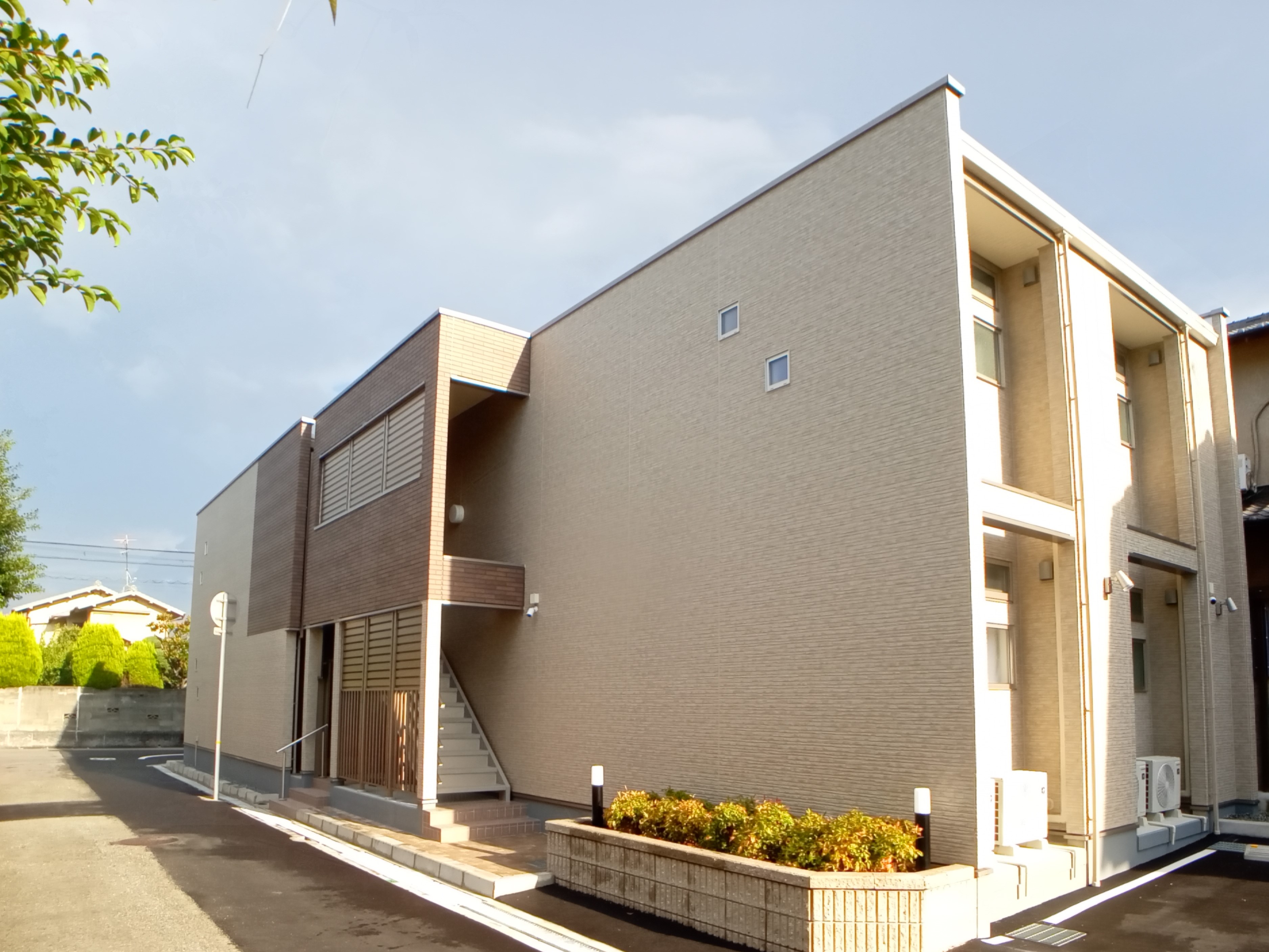 クレイノフローラ西長洲